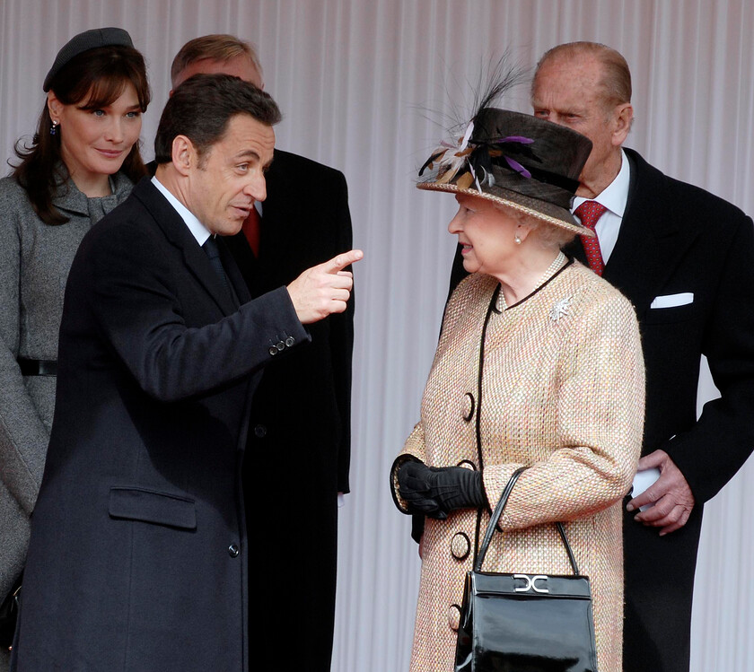 08-0632 25 
 State visit of Nicolas Sarkozy, President of the French Republic and Madame Nicolas Sarkozy, Windsor Riverside Station, with HM queen and the Duke of Ed - Mike Swift 25/3/08