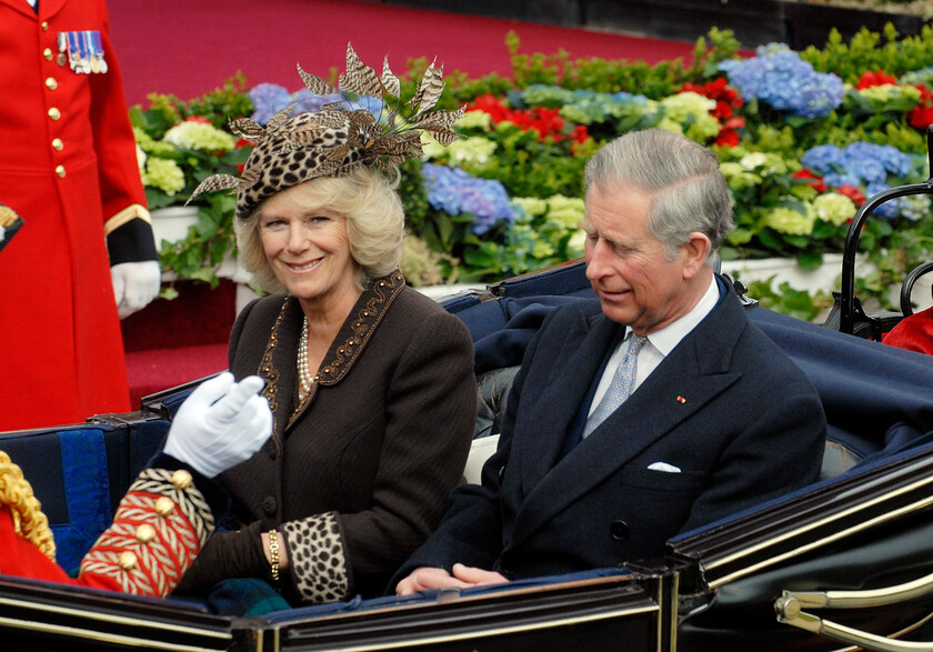 08-0632 42 
 State visit of Nicolas Sarkozy, President of the French Republic and Madame Nicolas Sarkozy, Windsor Riverside Station, with HM queen and the Duke of Ed - Mike Swift 25/3/08