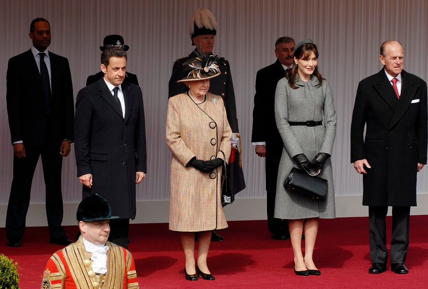 08-0632 29 
 State visit of Nicolas Sarkozy, President of the French Republic and Madame Nicolas Sarkozy, Windsor Riverside Station, with HM queen and the Duke of Ed - Mike Swift 25/3/08